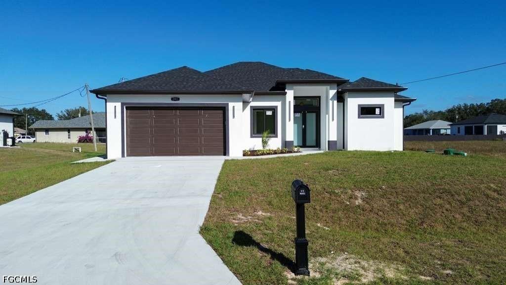 2903 E 17th St., Lehigh Acres, FL 33972