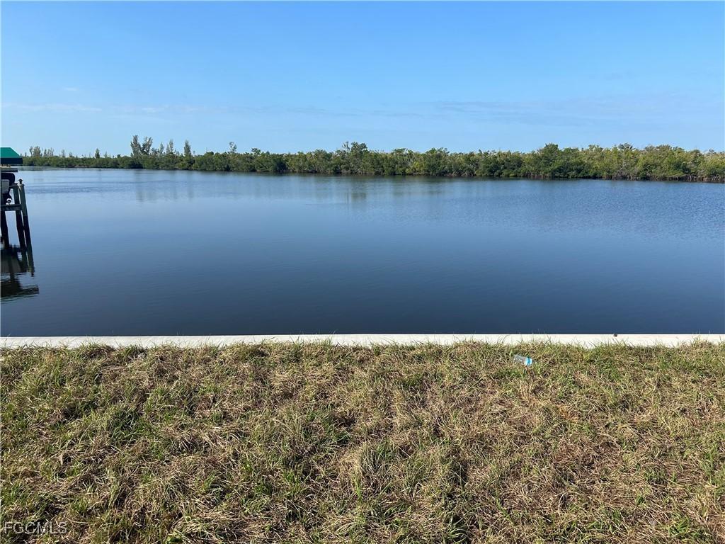 2320 NW 44th Pl., Cape Coral, FL 33993