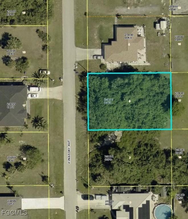 425 Pinafore Ave., Lehigh Acres, FL 33974