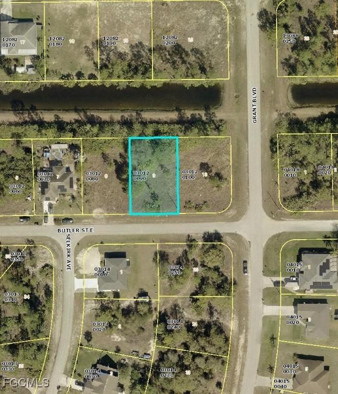 1043 Butler St., Lehigh Acres, FL 33974