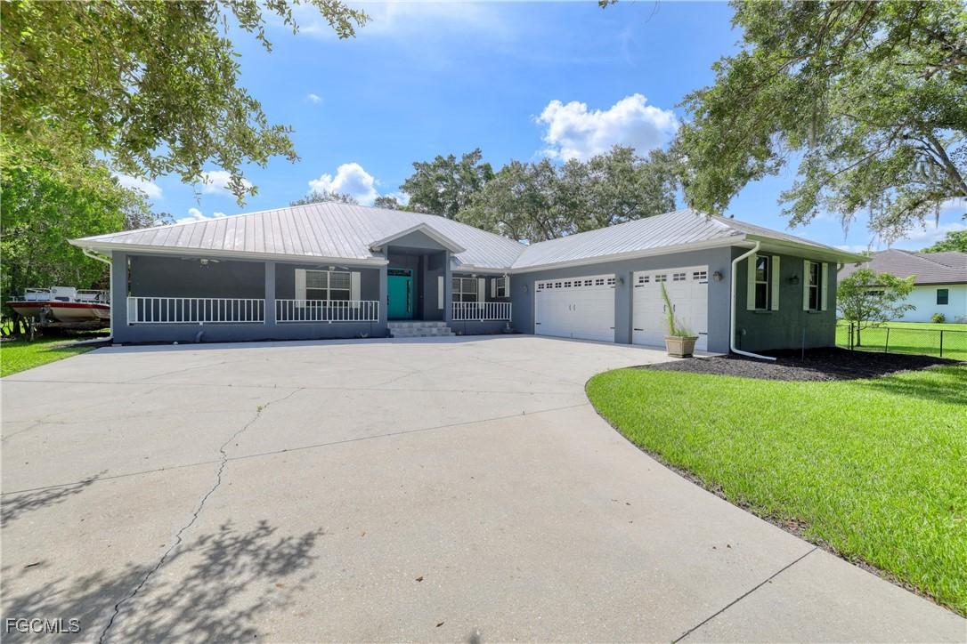 4701 Lone Pine Ct., Fort Myers, FL 33905