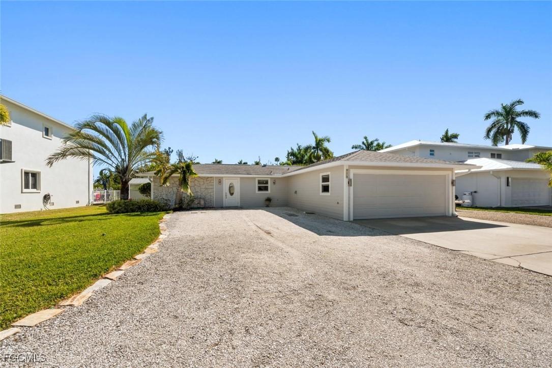 7238 Coca Sabal Ln., Fort Myers, FL 33908