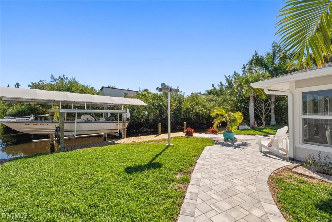 7238 Coca Sabal Ln., Fort Myers, FL 33908