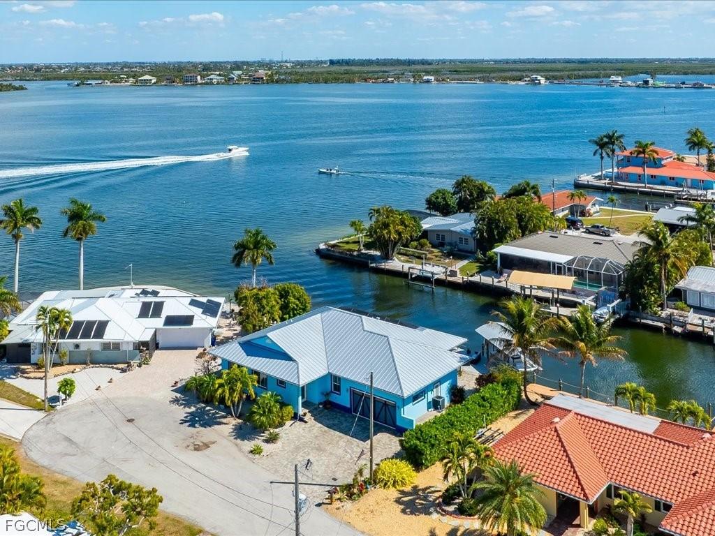 2743 Janet St., Matlacha, FL 33993