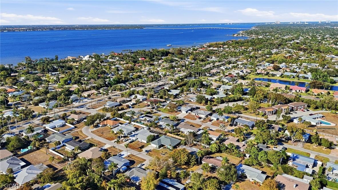 885 Entrada Dr., Fort Myers, FL 33919