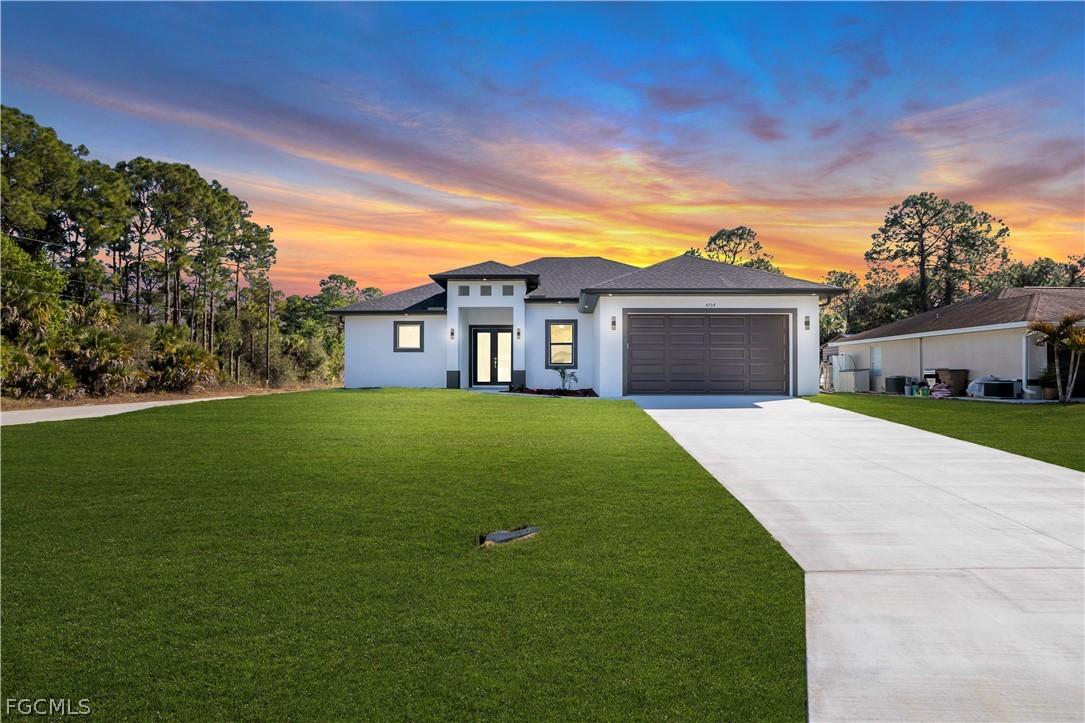 4703 Sara Ave., Lehigh Acres, FL 33971