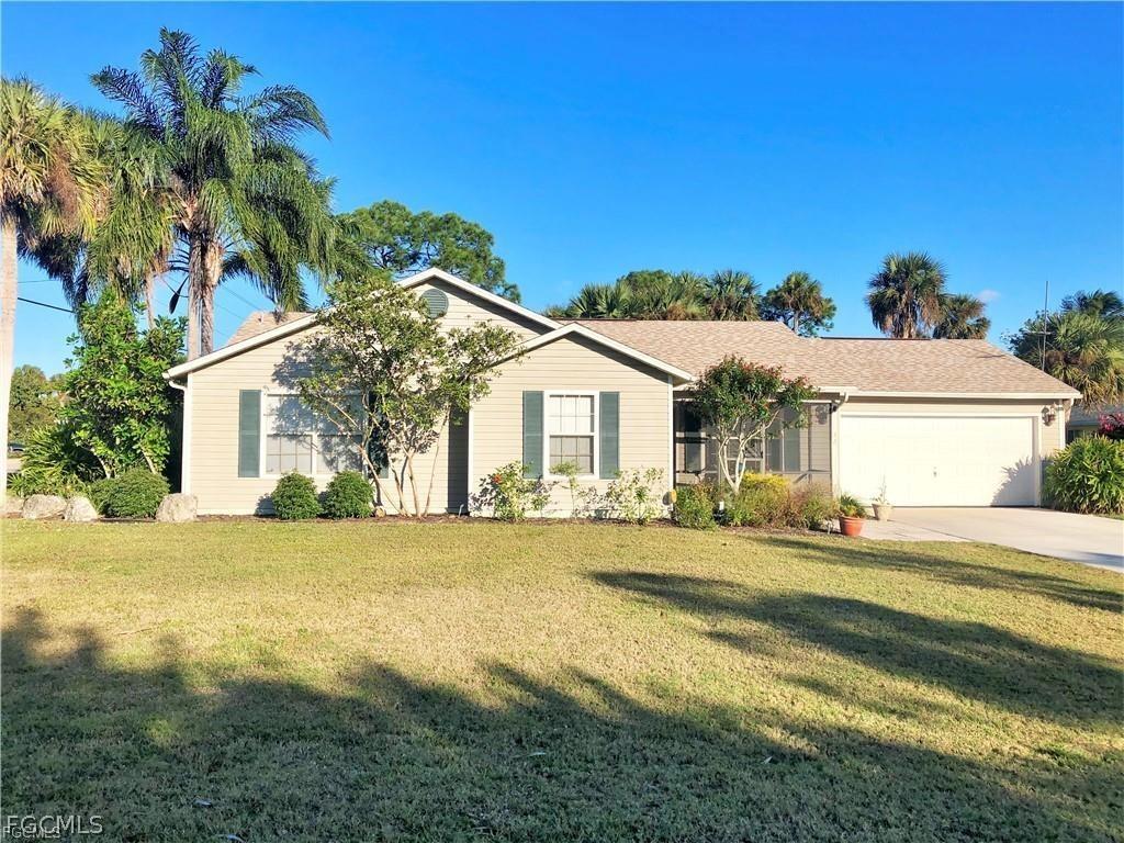 32 Lincoln Ave., Lehigh Acres, FL 33936