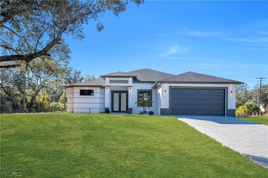 1923 Wellington Ave., Lehigh Acres, FL 33972