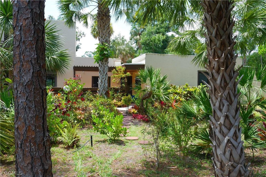 112 Pinebrook Dr., Fort Myers, FL 33907