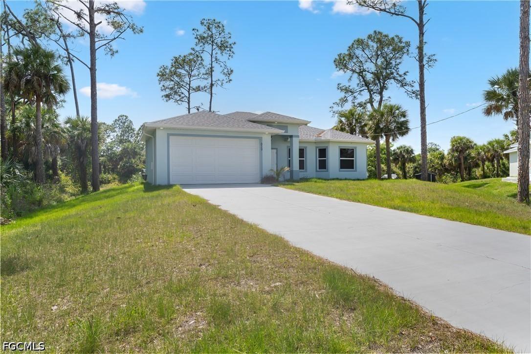 629 Loleta Ct., Lehigh Acres, FL 33972