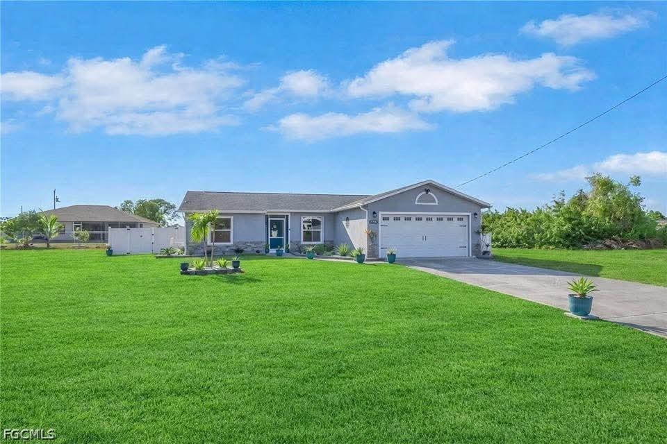 3208 NW 2nd Pl., Cape Coral, FL 33993