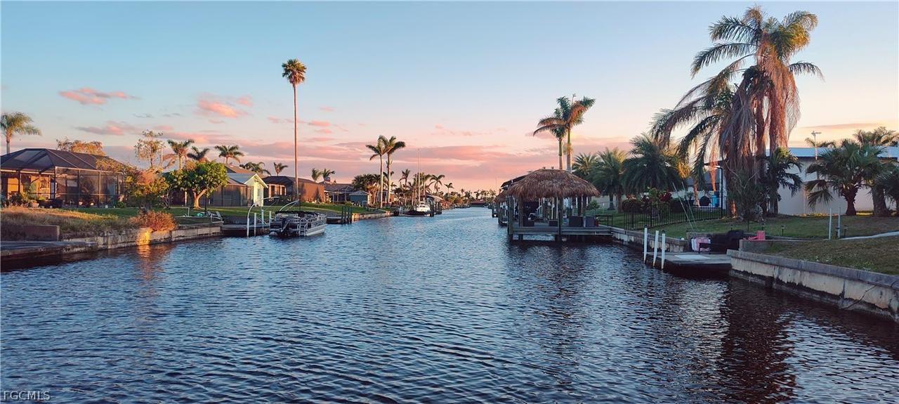 3018 SE 18th Pl., Cape Coral, FL 33904