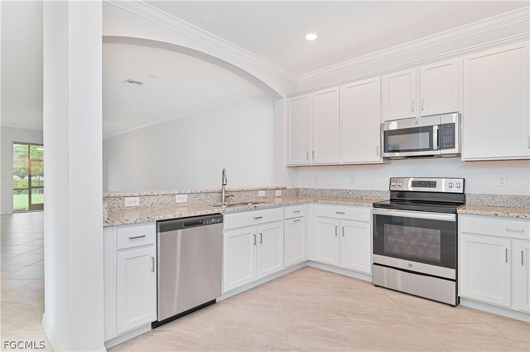 4316 Lemongrass Dr., Fort Myers, FL 33916