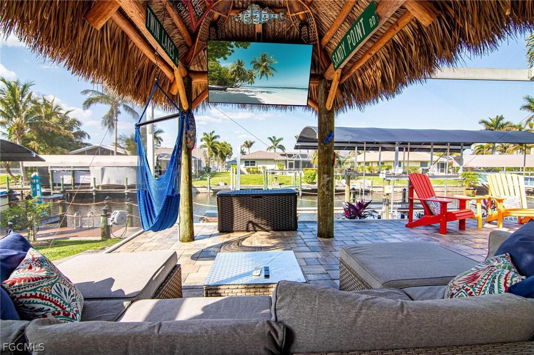 2031 Cornwallis Pkwy., Cape Coral, FL 33904