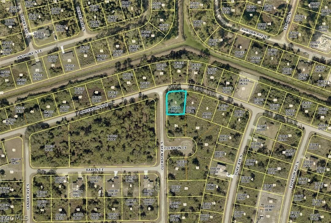 1028 Anderson St., Lehigh Acres, FL 33974