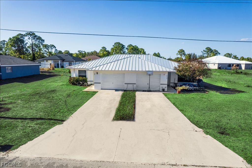 2238 Fairway Dr., Lehigh Acres, FL 33973