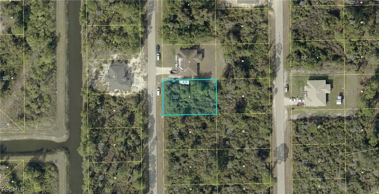 561 Genoa Ave., Lehigh Acres, FL 33974