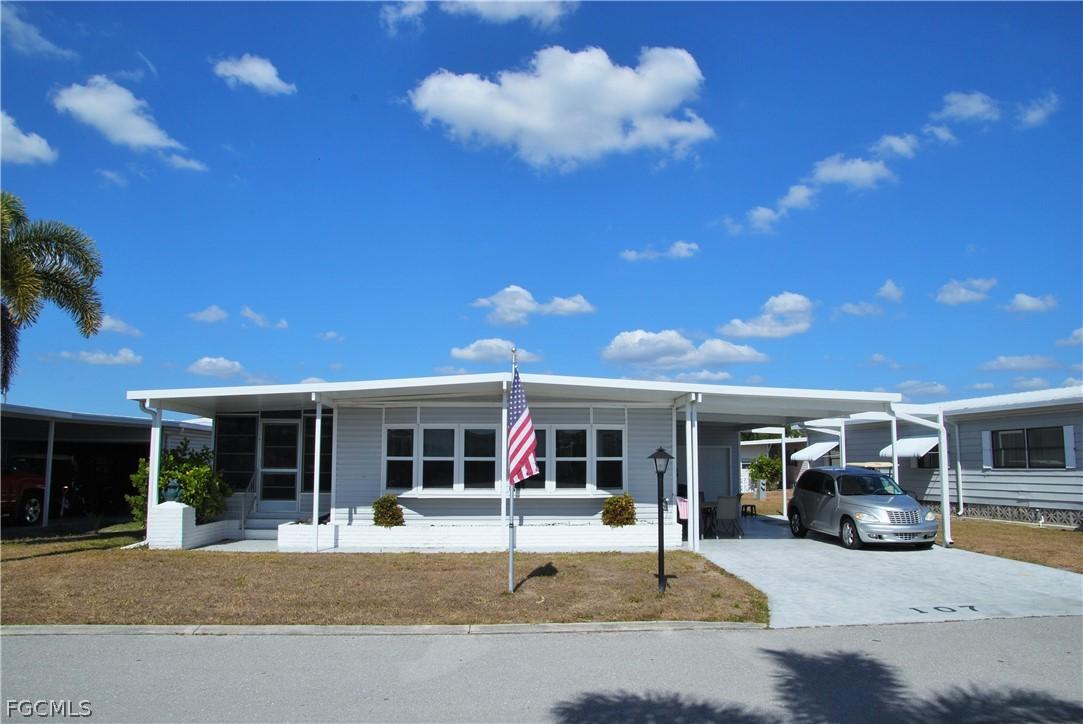 107 Snead Dr., North Fort Myers, FL 33903