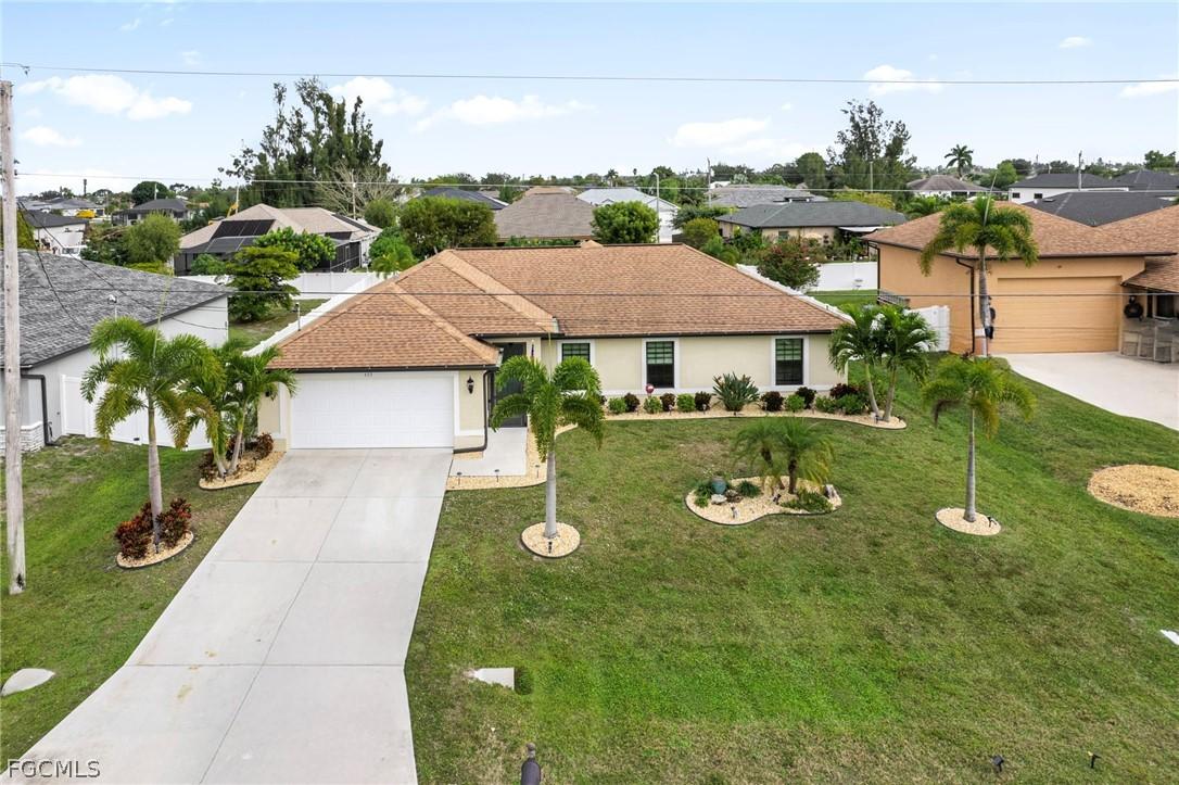 423 NW 7th Pl., Matlacha, FL 33993