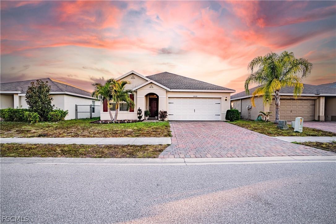 10539 Crossback Ln., Lehigh Acres, FL 33936