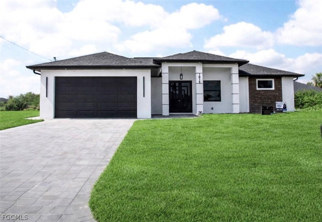 1015 Agnes Ave., Lehigh Acres, FL 33971