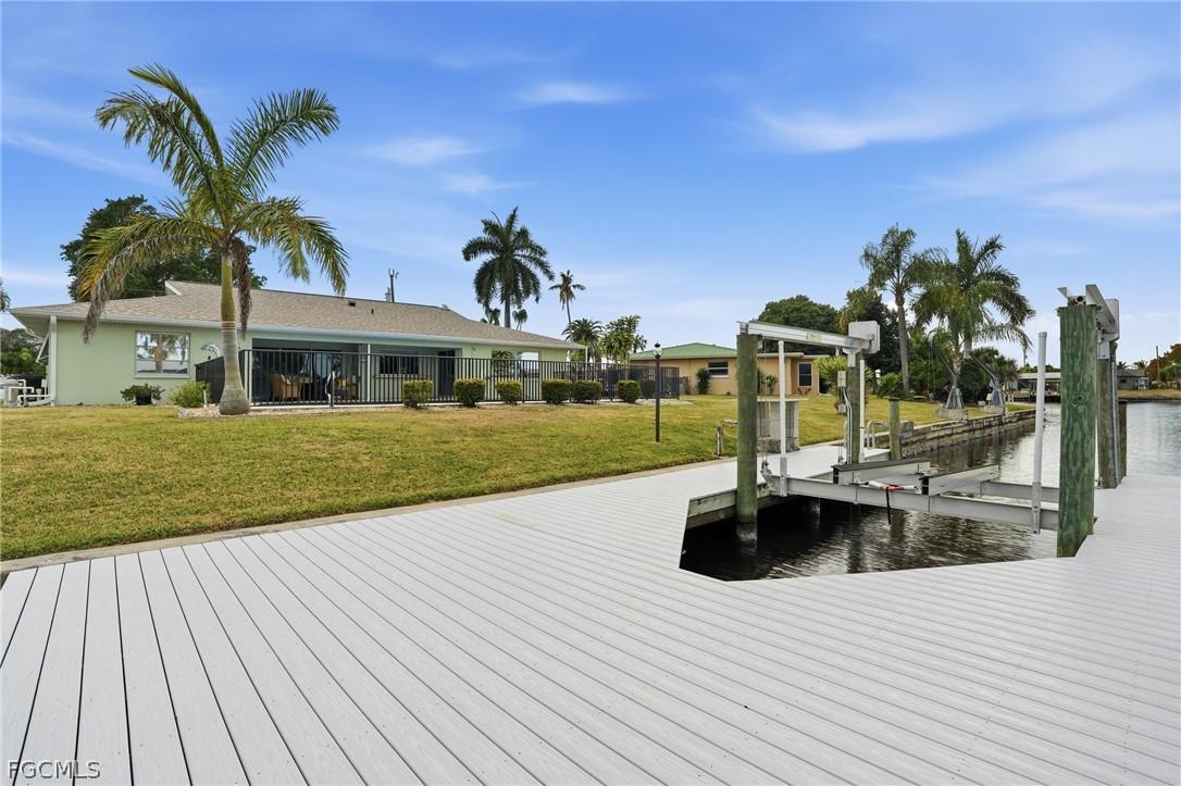 405 Tower Dr., Cape Coral, FL 33904