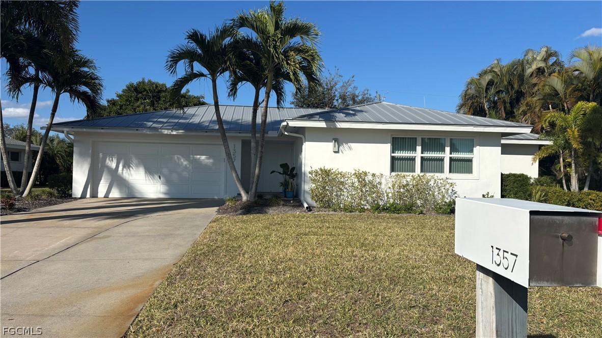 1357 Kingswood Ct., Fort Myers, FL 33919