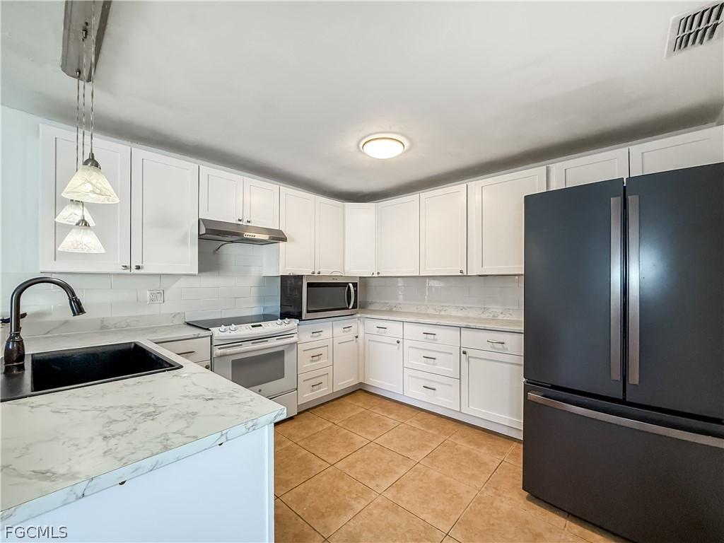 6302 Royal Woods Dr., Fort Myers, FL 33908