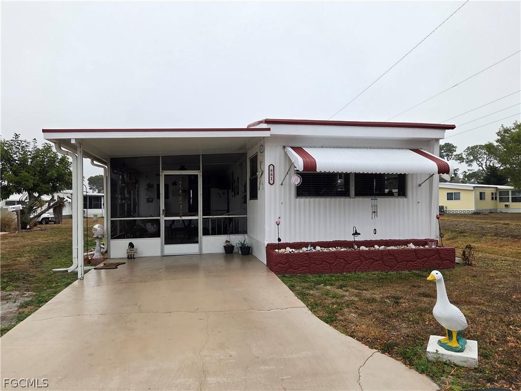 881 Homestead Dr., North Fort Myers, FL 33917