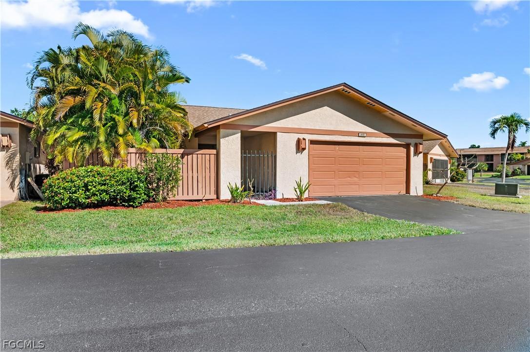 6479 Royal Woods Dr., Fort Myers, FL 33908