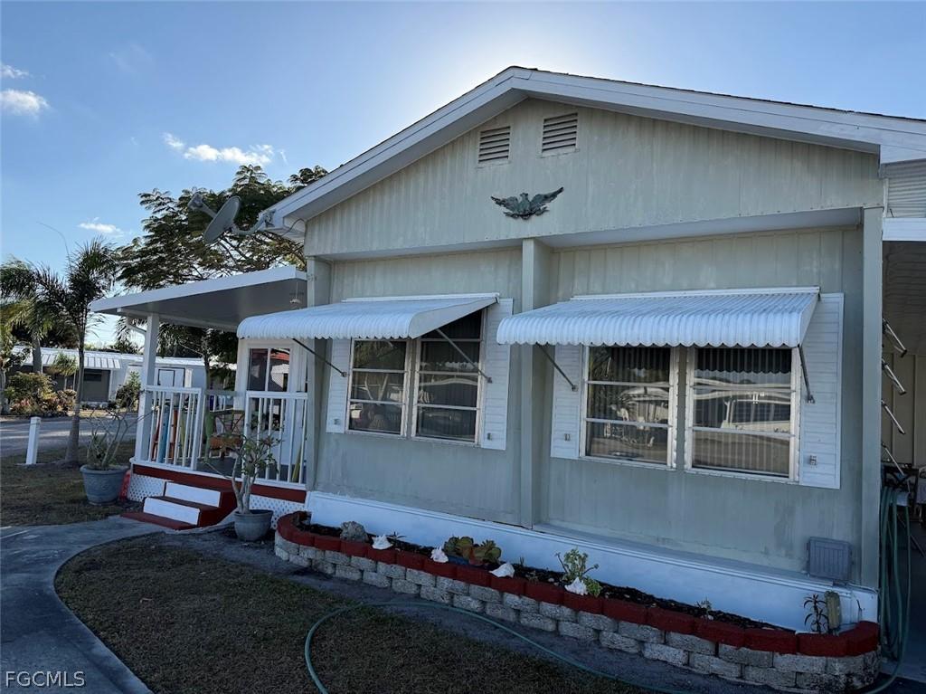 123 Flame Ln., North Fort Myers, FL 33917