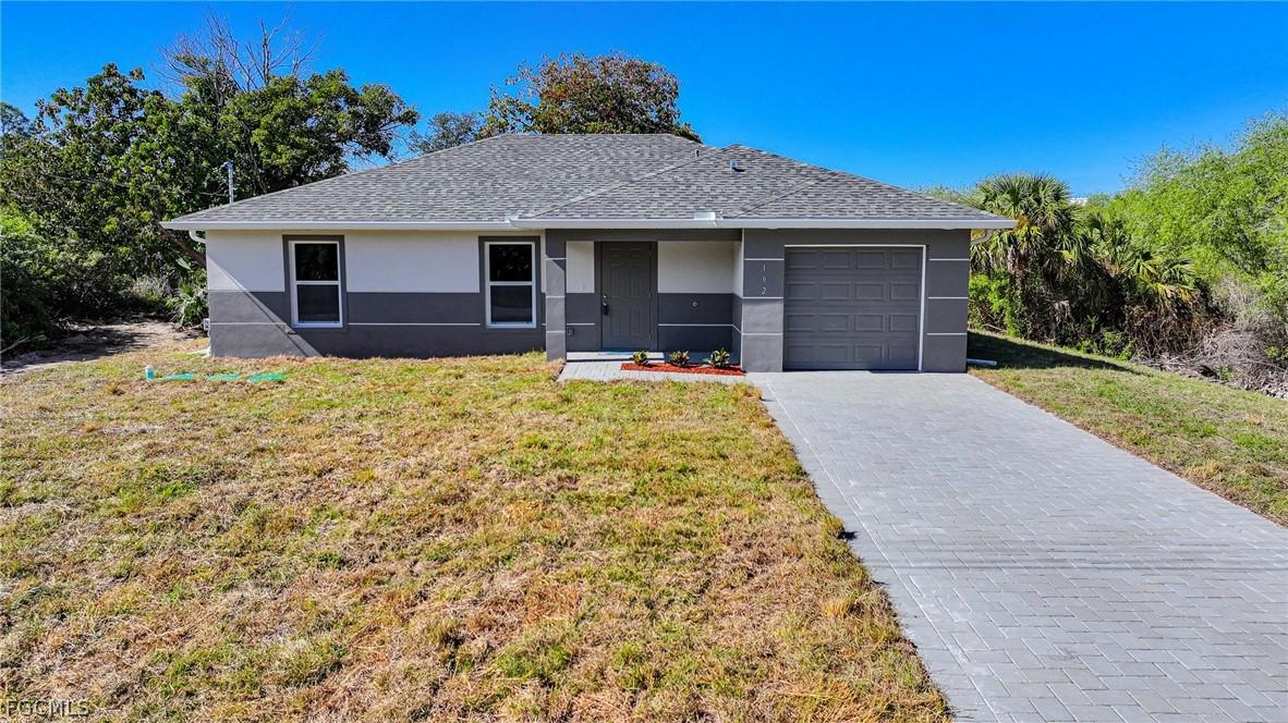 192 Victoria Ave., Lehigh Acres, FL 33974