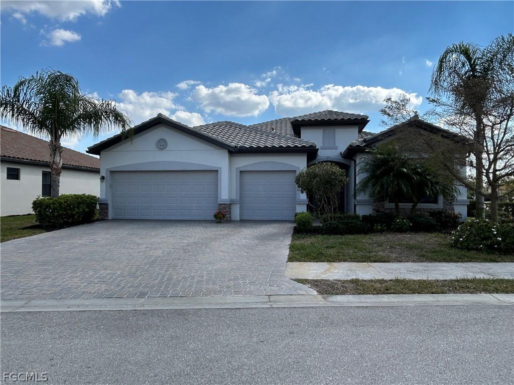 11999 Bay Oak Dr., Fort Myers, FL 33913