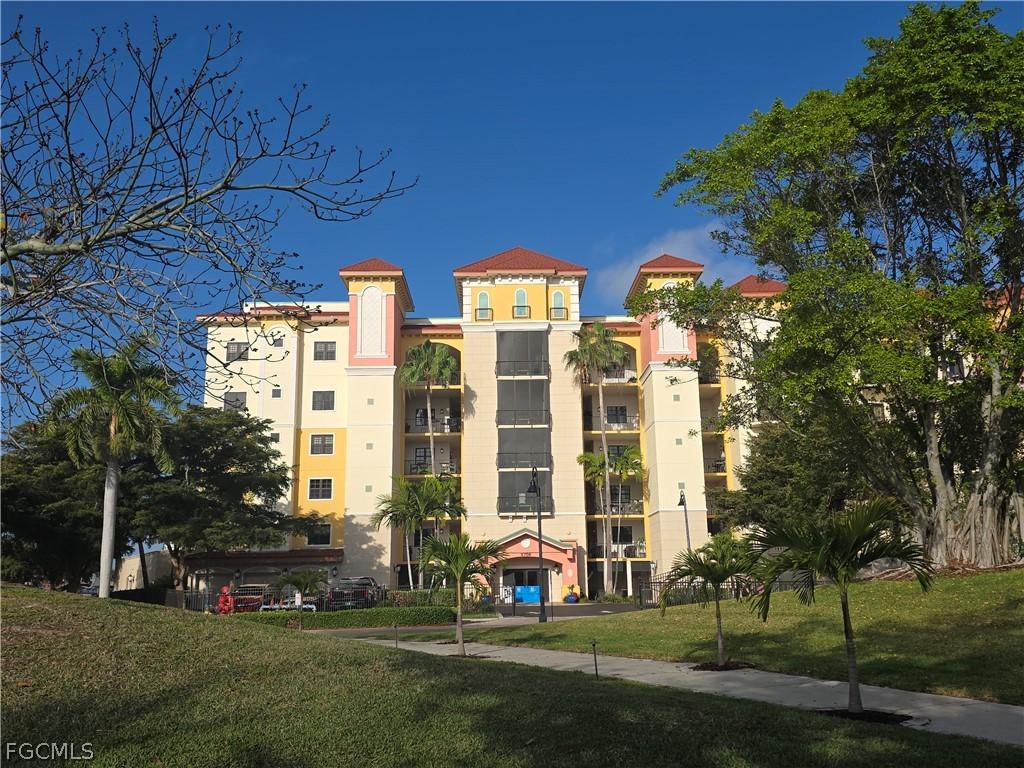 5706 Cape Harbour Dr. #211, Cape Coral, FL 33914