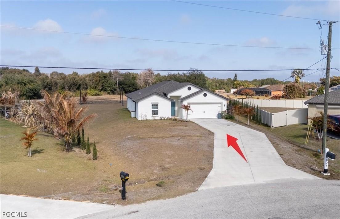 828 Youngreen Dr., Fort Myers, FL 33913