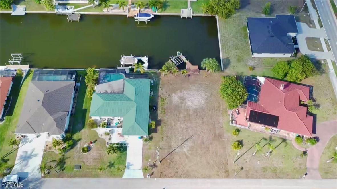 819 SE 33rd Ter., Cape Coral, FL 33904