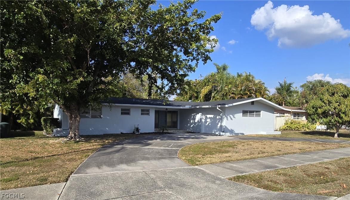1557 Moreno Ave., Fort Myers, FL 33901
