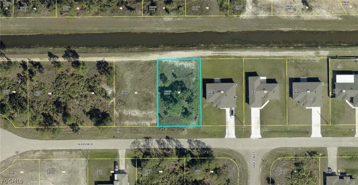 925 Gleason St., Lehigh Acres, FL 33974