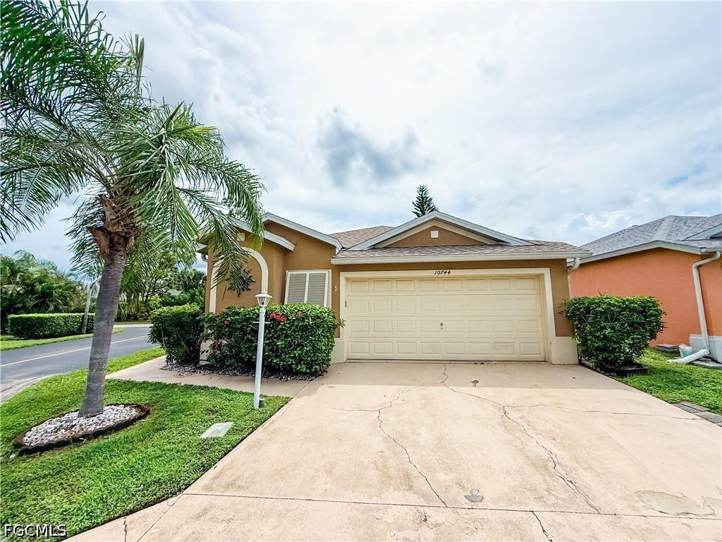 10744 Blue Bimini Cir., Estero, FL 33928