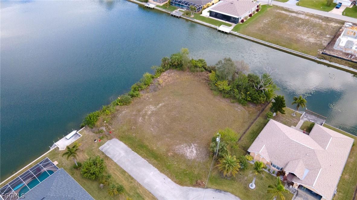 2217 NE 2nd St., Cape Coral, FL 33909