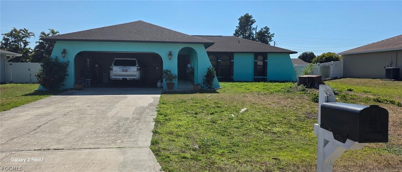 322 SE 46th Ln., Cape Coral, FL 33904