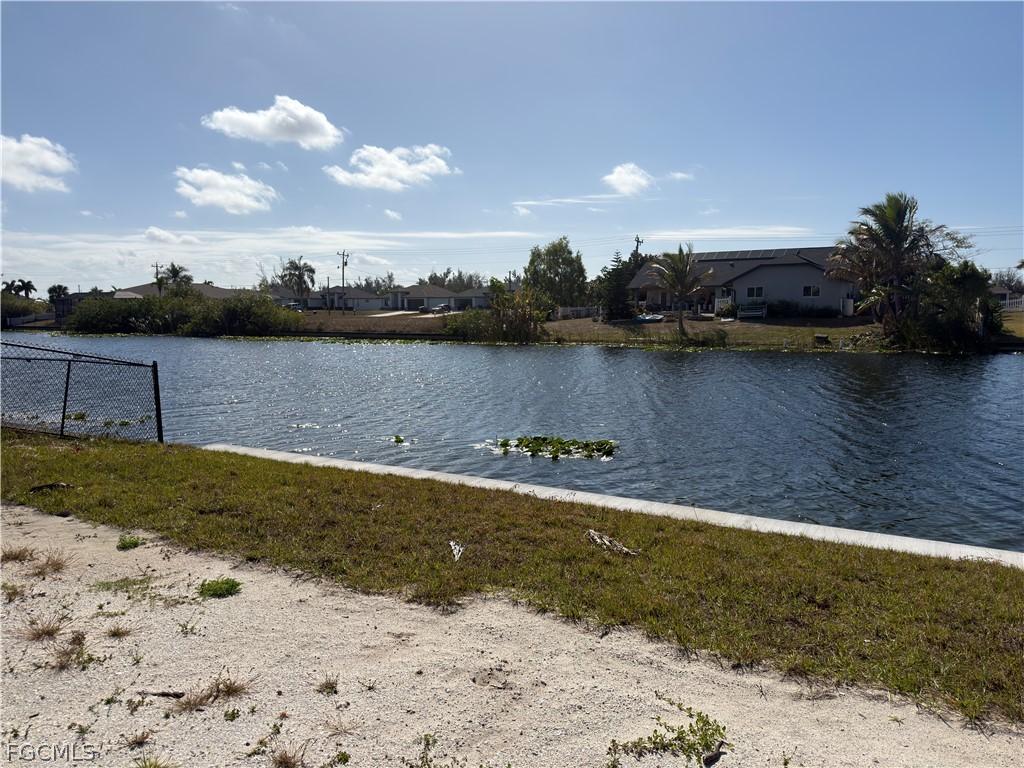 2718 NW 14th Ter., Cape Coral, FL 33993