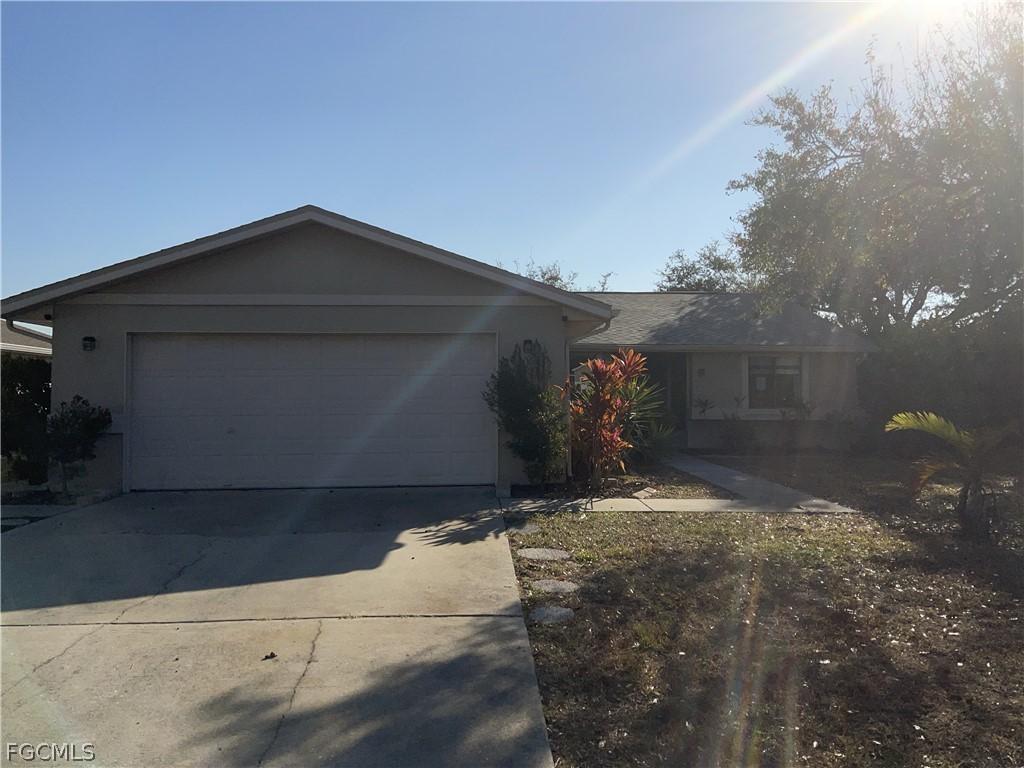16264 Shadow Pine Rd., North Fort Myers, FL 33917