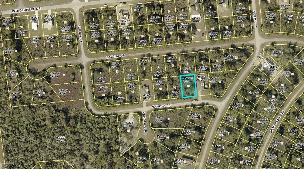 660 Vanola Ct., Lehigh Acres, FL 33972