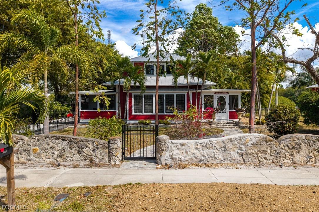 1525 Palm Ave., Fort Myers, FL 33916