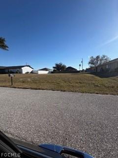 2021 NE 6th Pl., Cape Coral, FL 33909