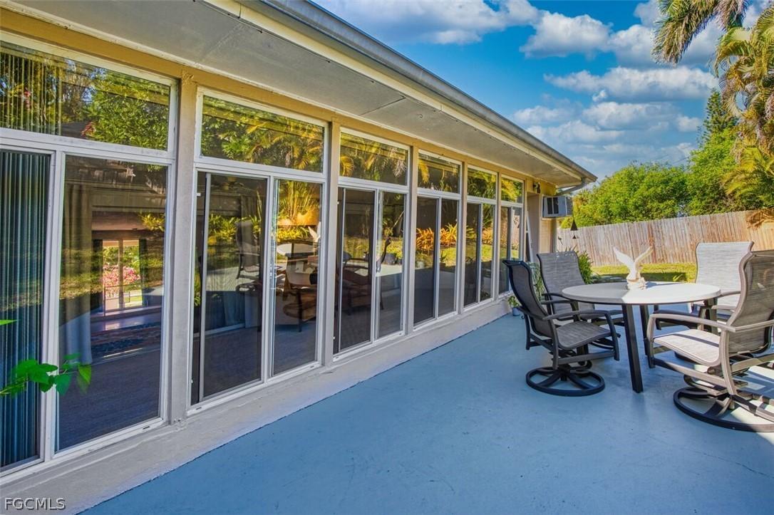 1239 Stadler Dr., Fort Myers, FL 33901