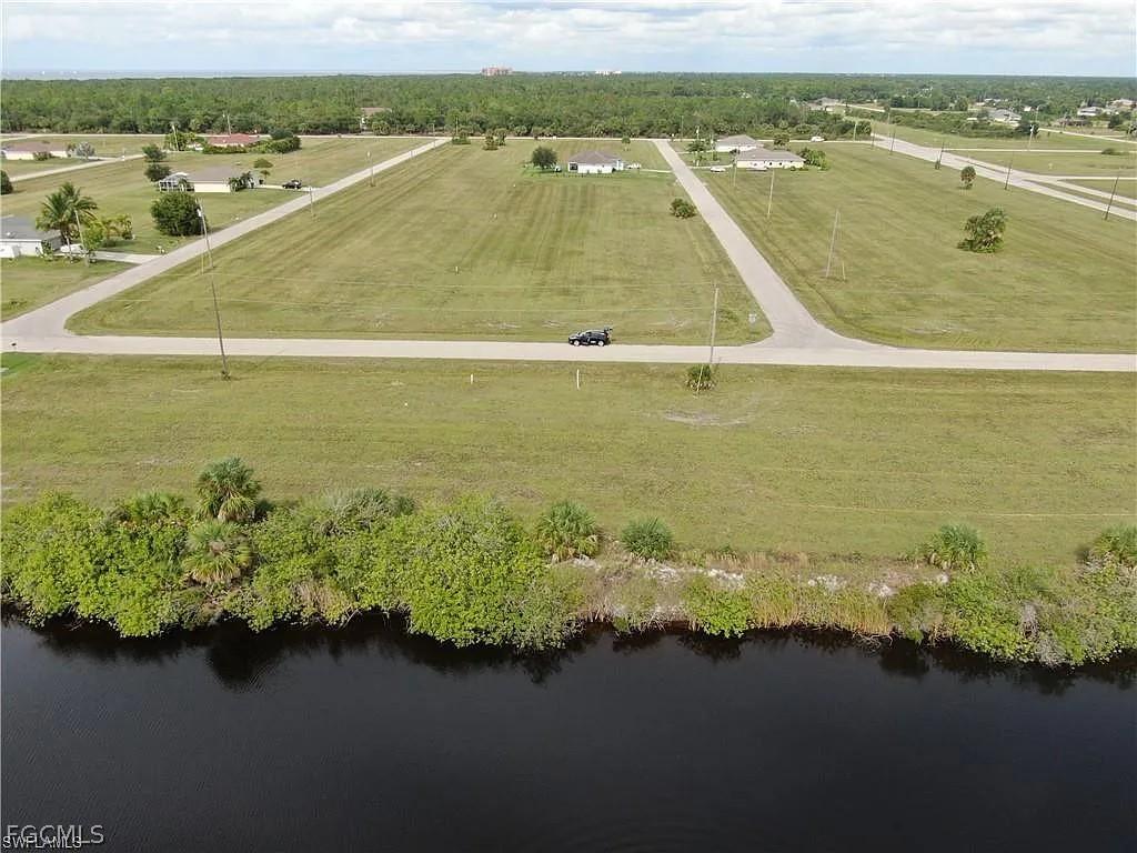 4102 NW 39th Ln., Cape Coral, FL 33993