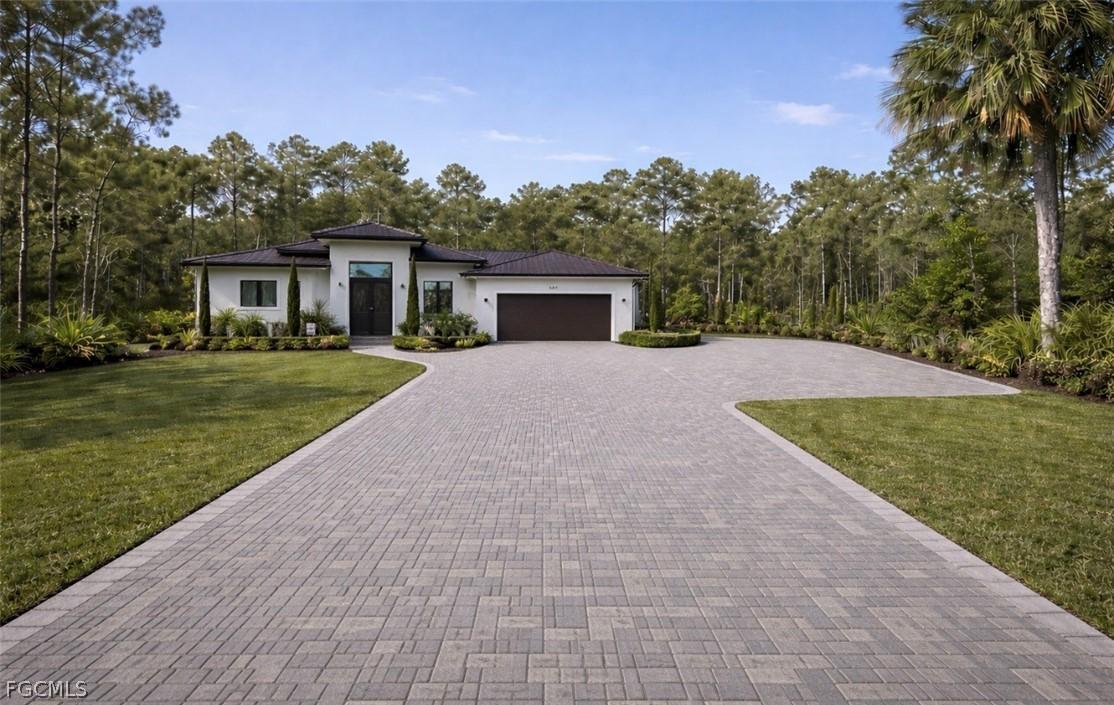 159 12th Ave., Naples, FL 34120