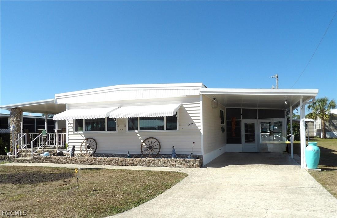 563 Timber Ln., North Fort Myers, FL 33917